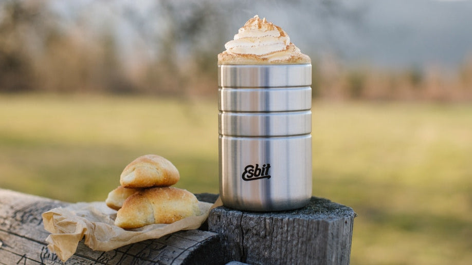 Pumpkin Spice Latte to go: Zubereitet mit dem Esbit Kaffeekocher