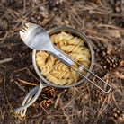 Esbit Outdoor Besteck Titan Göffel beim Kochen