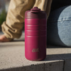 Esbit MAJORIS Thermobecher Berry 450 ml beim Spaziergang