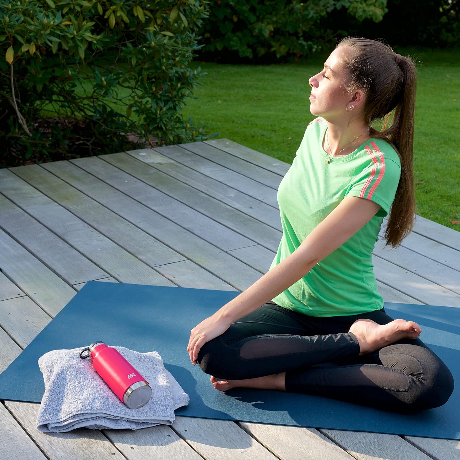 Esbit PICTOR Thermo Trinkflasche Pink beim Yoga