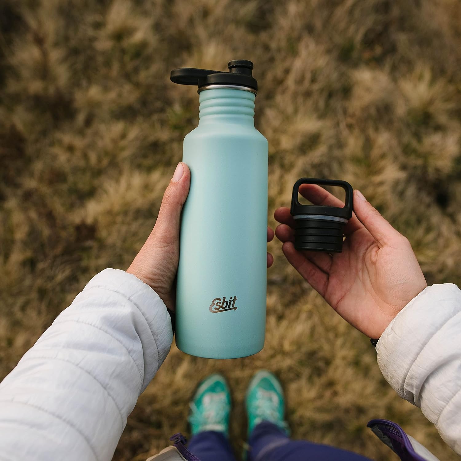 Esbit PICTOR Sportflasche Grün bei Pause in der Natur