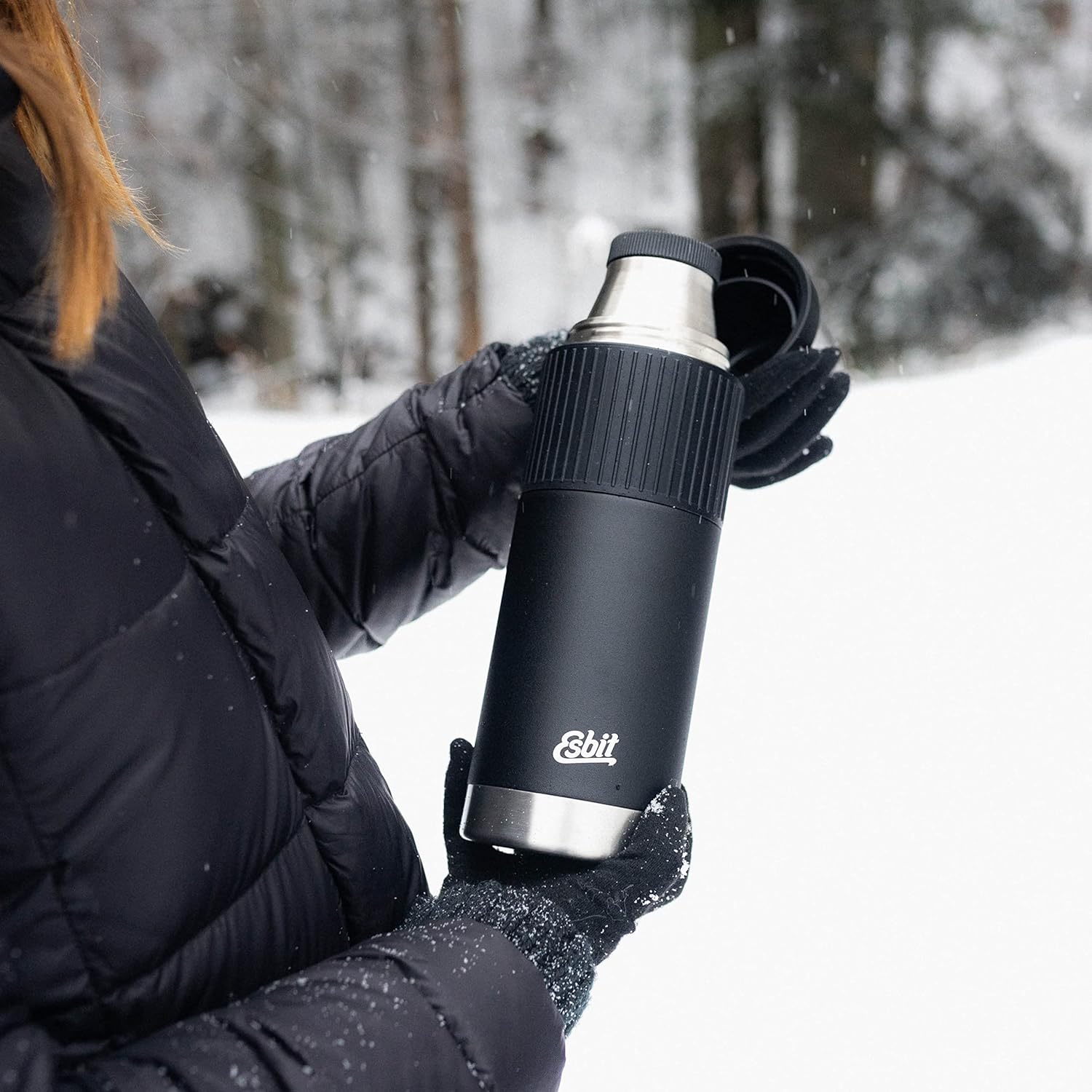 Esbit SCULPTOR Isolierflasche Schwarz mit Manschette bei Pause