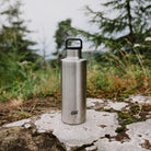 Esbit SCULPTOR Thermo Trinkflasche Edelstahl in der Natur