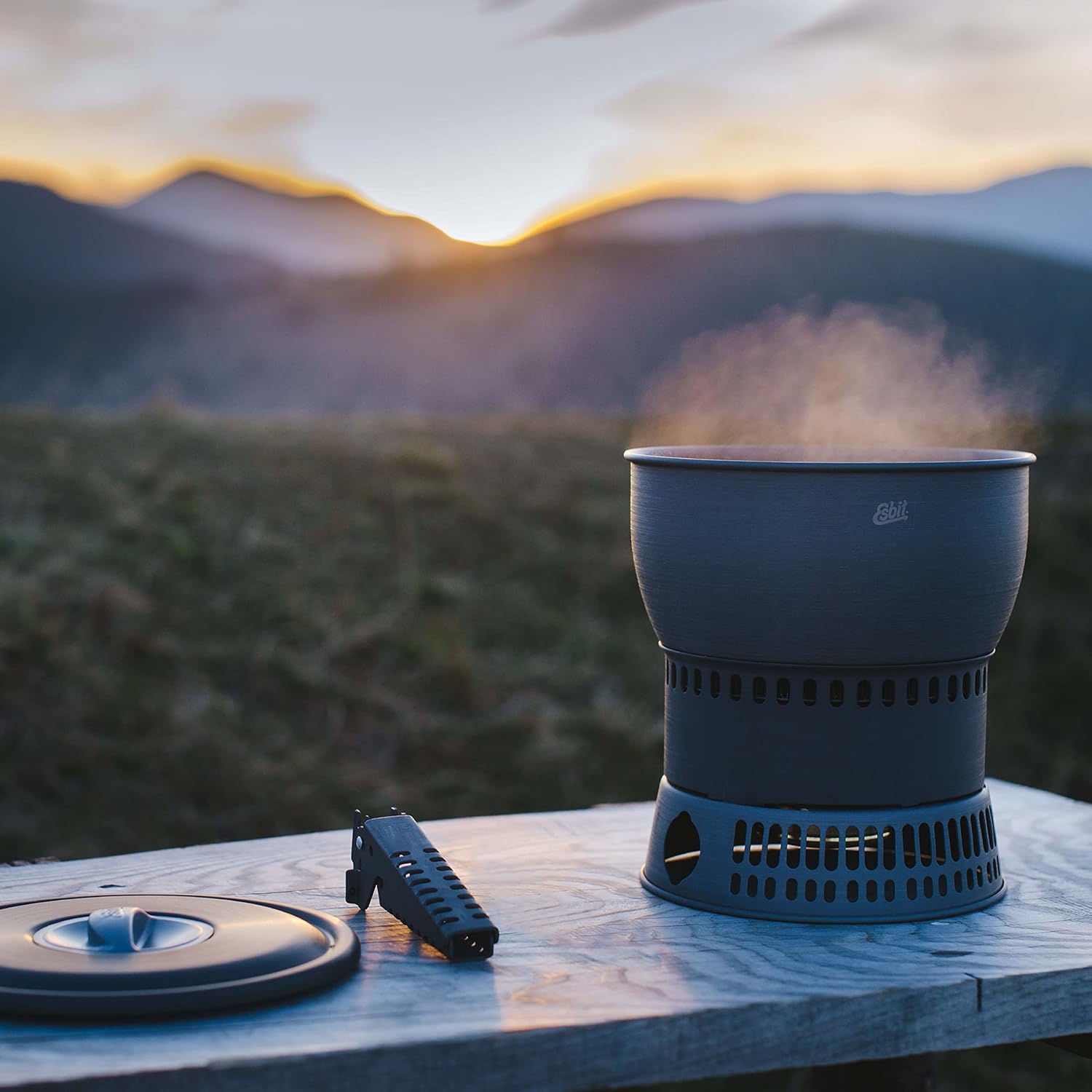 Esbit Outdoor Kochset Aluminium 2350 ml in Nutzung in der Natur