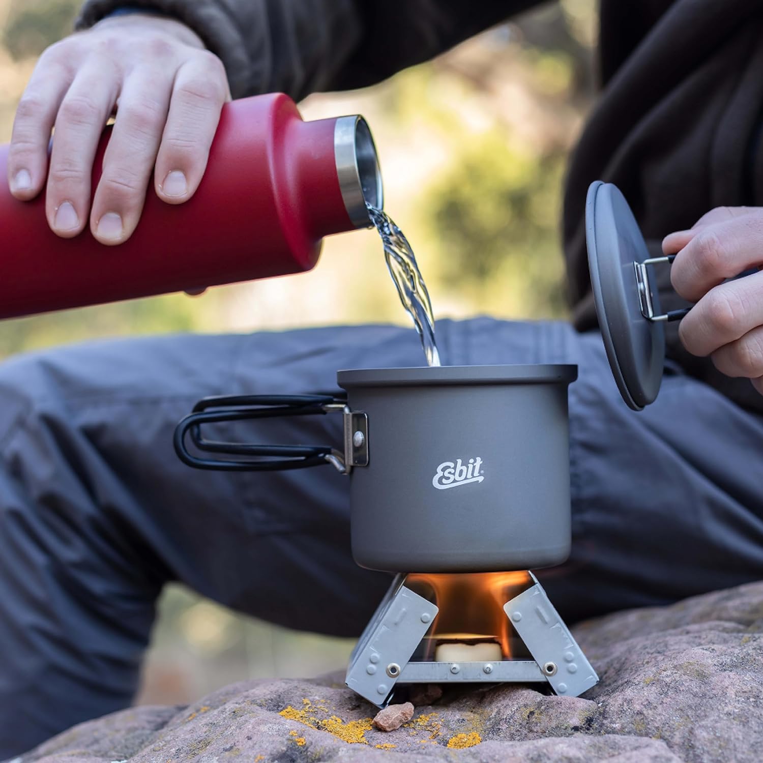 Esbit Camping Topf aus Aluminium 625 ml beim kochen