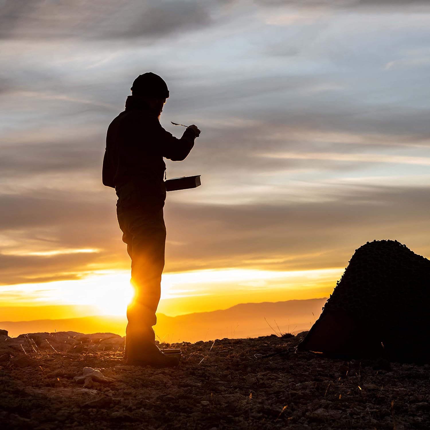 Esbit Kochset Aluminium 1100 ml beim Sonnenuntergang auf dem Berg