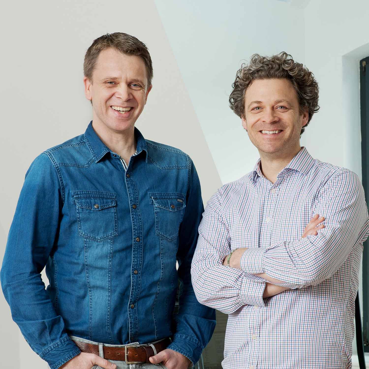 Robert und Philip Paap stehen nebeneinander