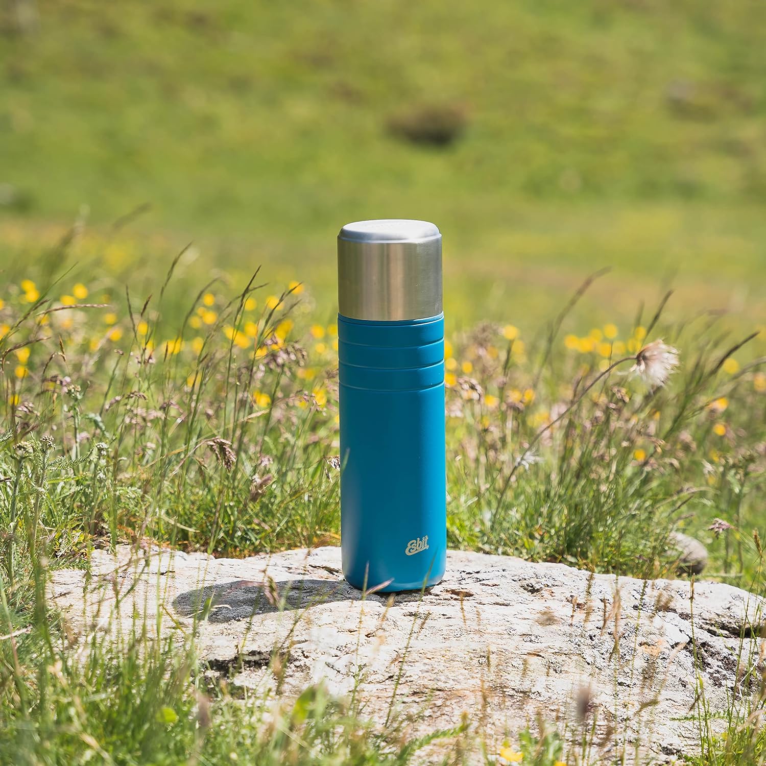 Esbit MAJORIS Isolierflasche Blau 1000 ml in der Natur