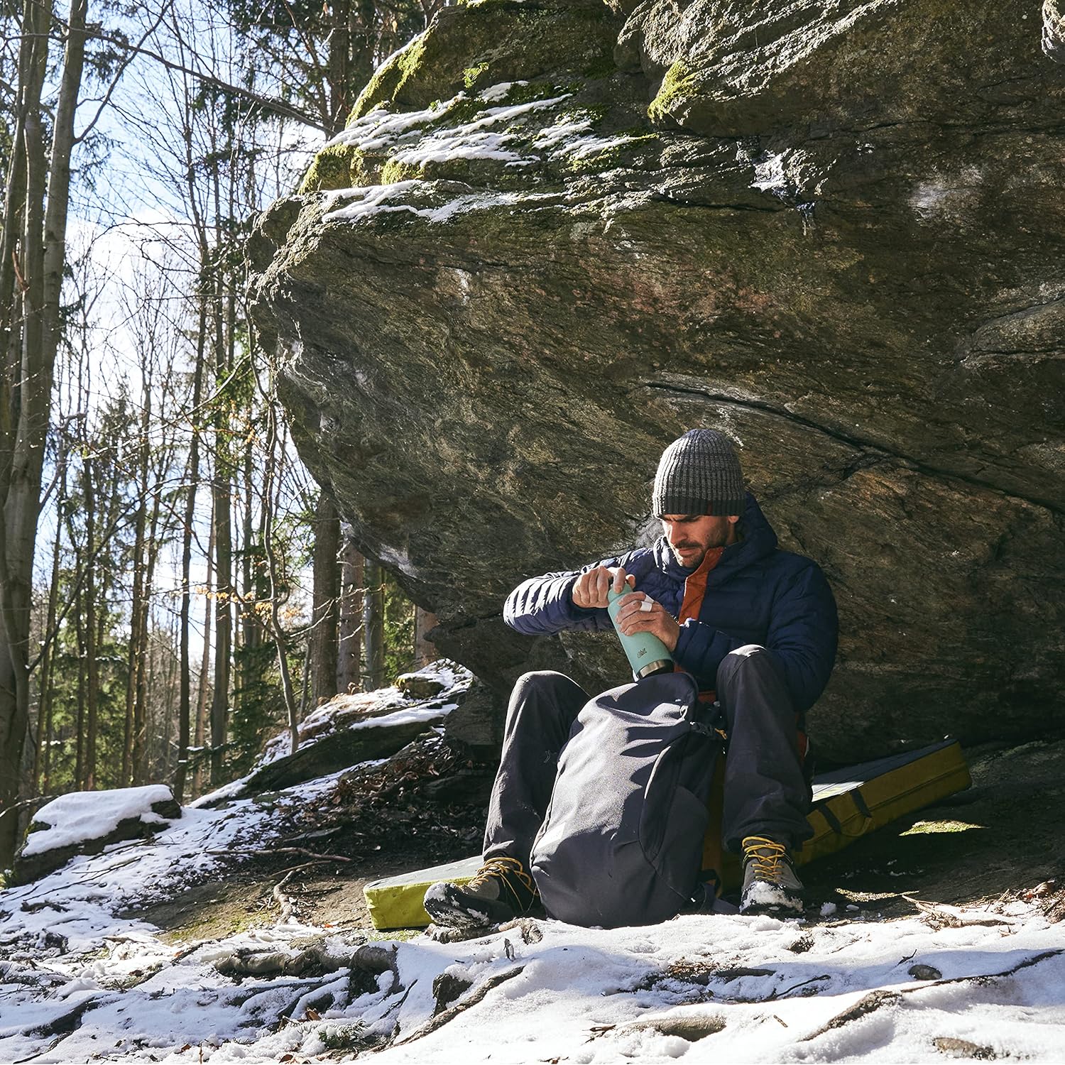 Esbit PICTOR Thermo Trinkflasche Grün bei Pause im Winter
