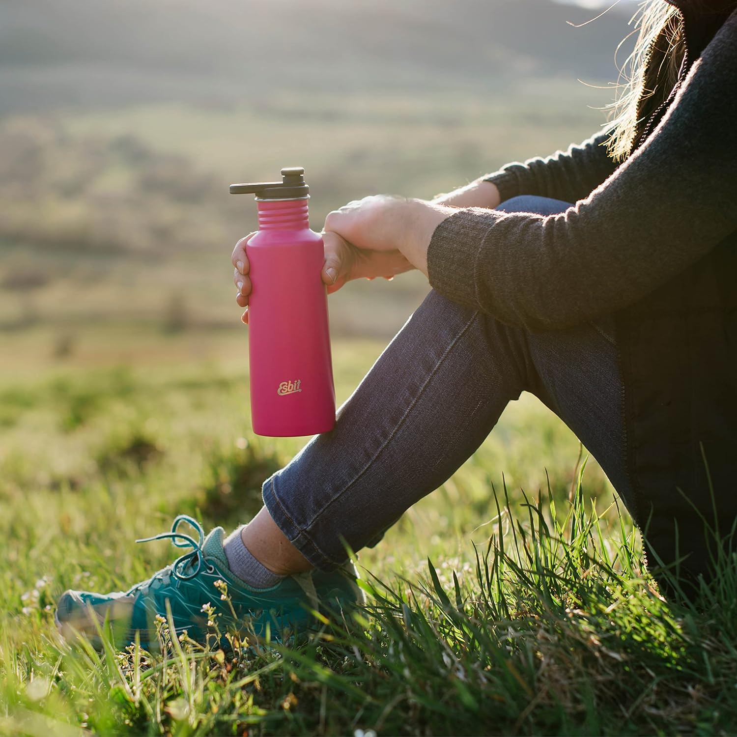 Esbit PICTOR Sportflasche Pink bei Pause in der Natur