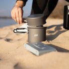 Esbit Camping Topfset aus Aluminium 1000 ml im Sand